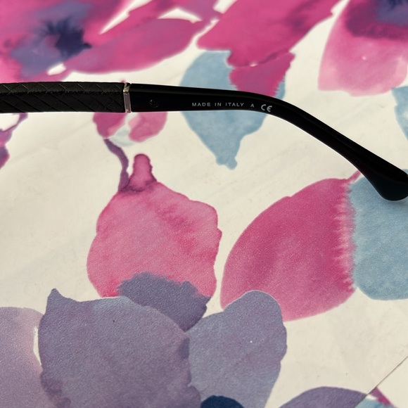 *FLASH SALE* • Authentic CHANEL Aviator Sunglasses • - Picture 4 of 11